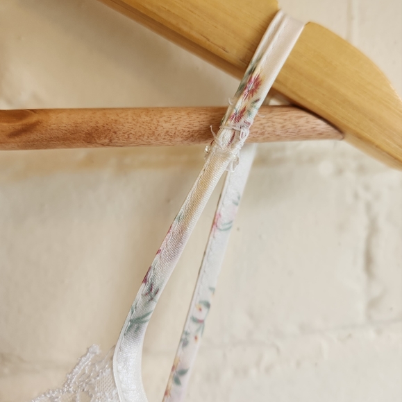 Vintage Versailles by The Bay Floral Lacy Pleated Nightgown Lingerie Slip Size M - Picture 5 of 8